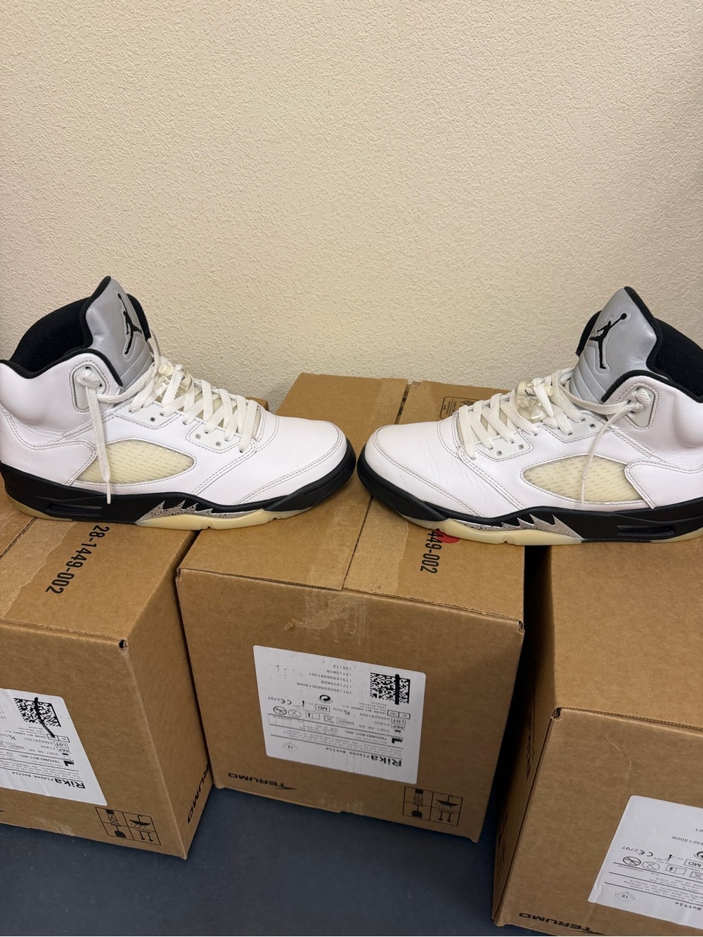 Nike Air Jordan 5 Retro OG "Reverse Metallic" DD0587-110 Mens 10 - Picture 2 of 7